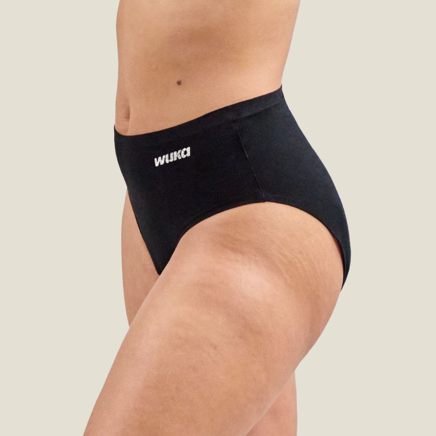 Detailed image of the WUKA Stretch Cotton Midi Brief heavy flow showing smooth seams and soft cotton finish for all-day comfort.