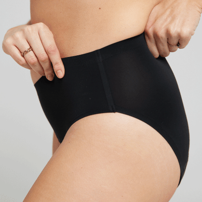 WUKA Perform Seamless Midi Brief Period Pants Style Medium Flow Black Colour Side